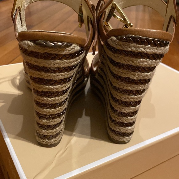 Michael Kors- Espadrilles- Brown- size 9M - Picture 6 of 7